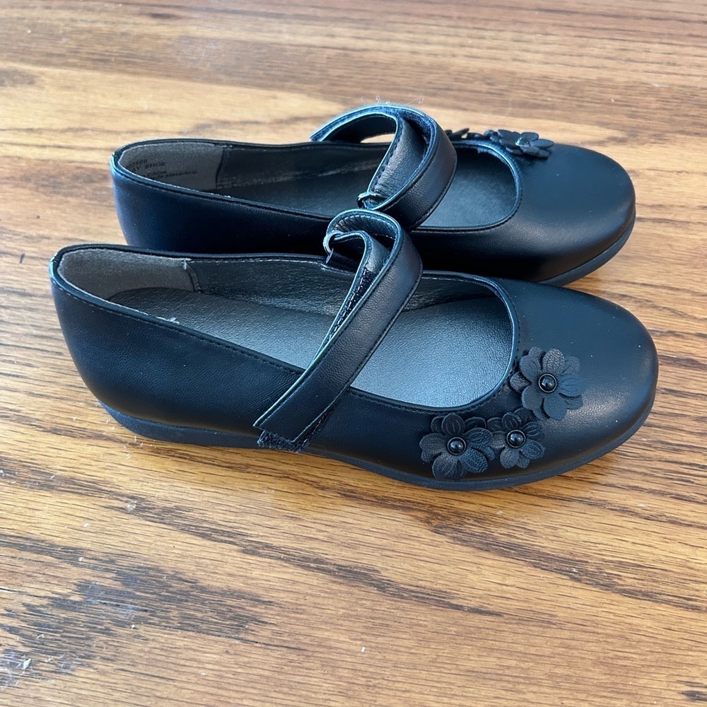 Cupcake Couture Girls Black Velcro Mary Jane’s
Size 13M - Picture 2 of 6